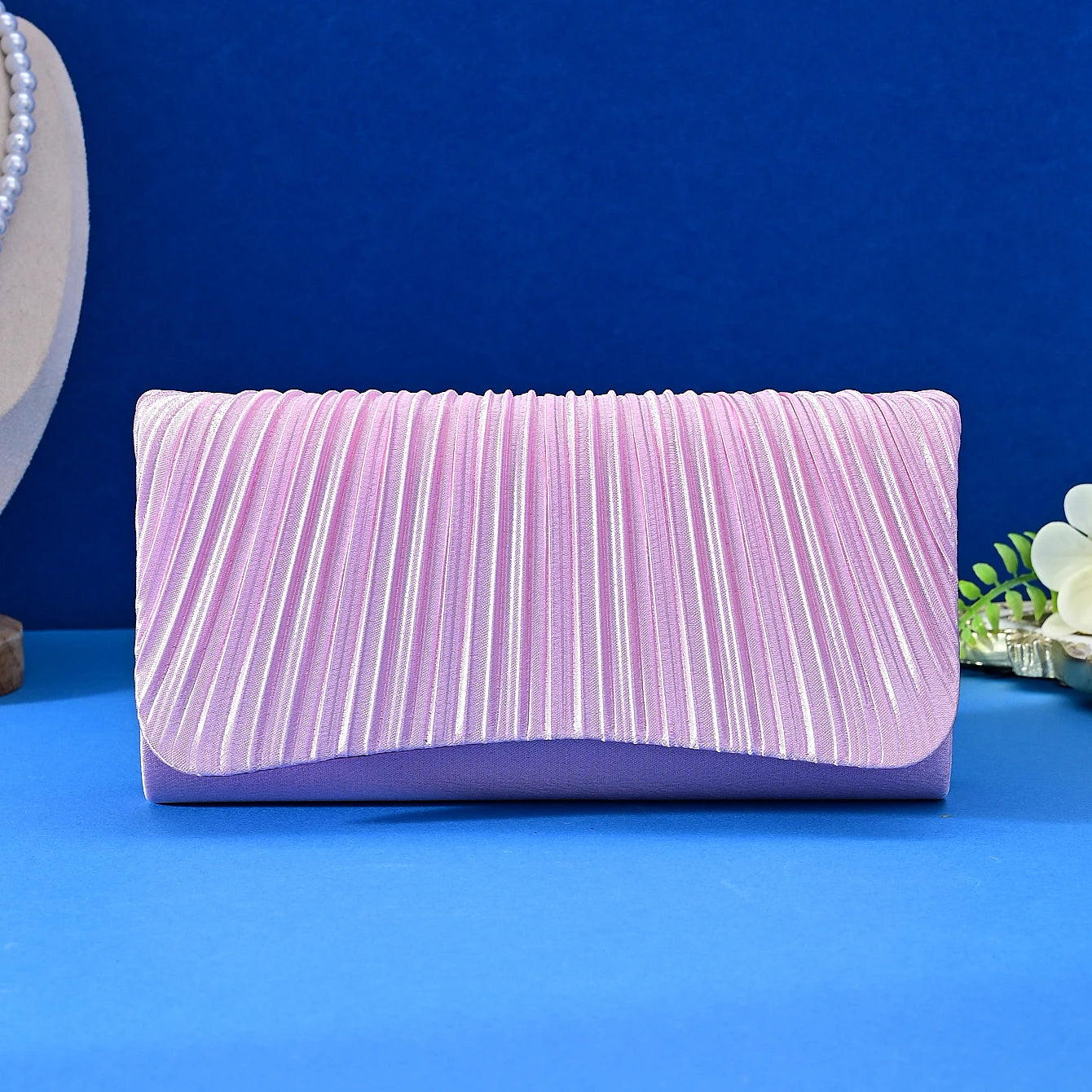 New satin dinner bag High-end banquet clutch bag dress Fashion clutch bag Small square bag Metal chain shoulder bag Wedding part