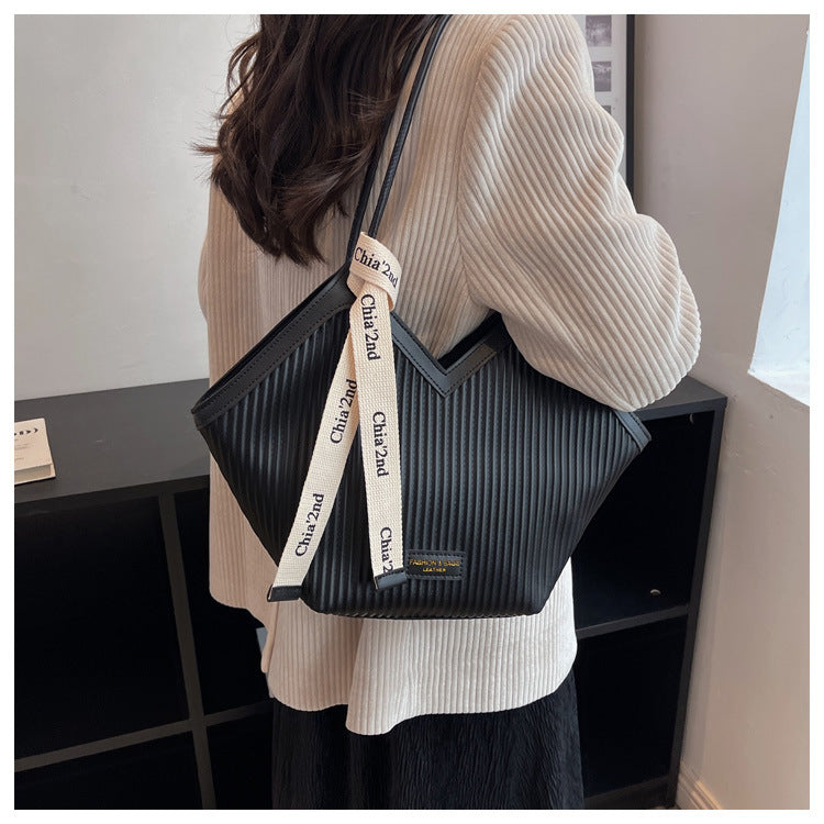 PU Women's Bags Fashion Ladies Designer Luxury Women Shoulder Handbag Large Capacity Heart-shaped Tote Bag Bolsos De Mujer 2025