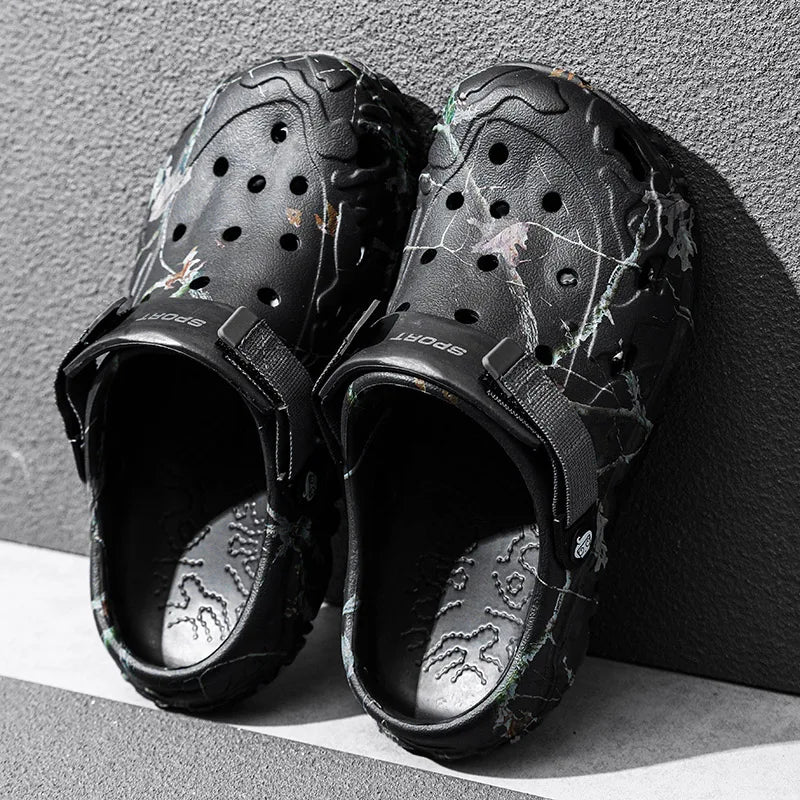 Men Clogs Slippers High Quality Classic Outdoor Anti-Slip Garden Shoes Lightweight Fashion Casual Sandals Big Size 45 46 47