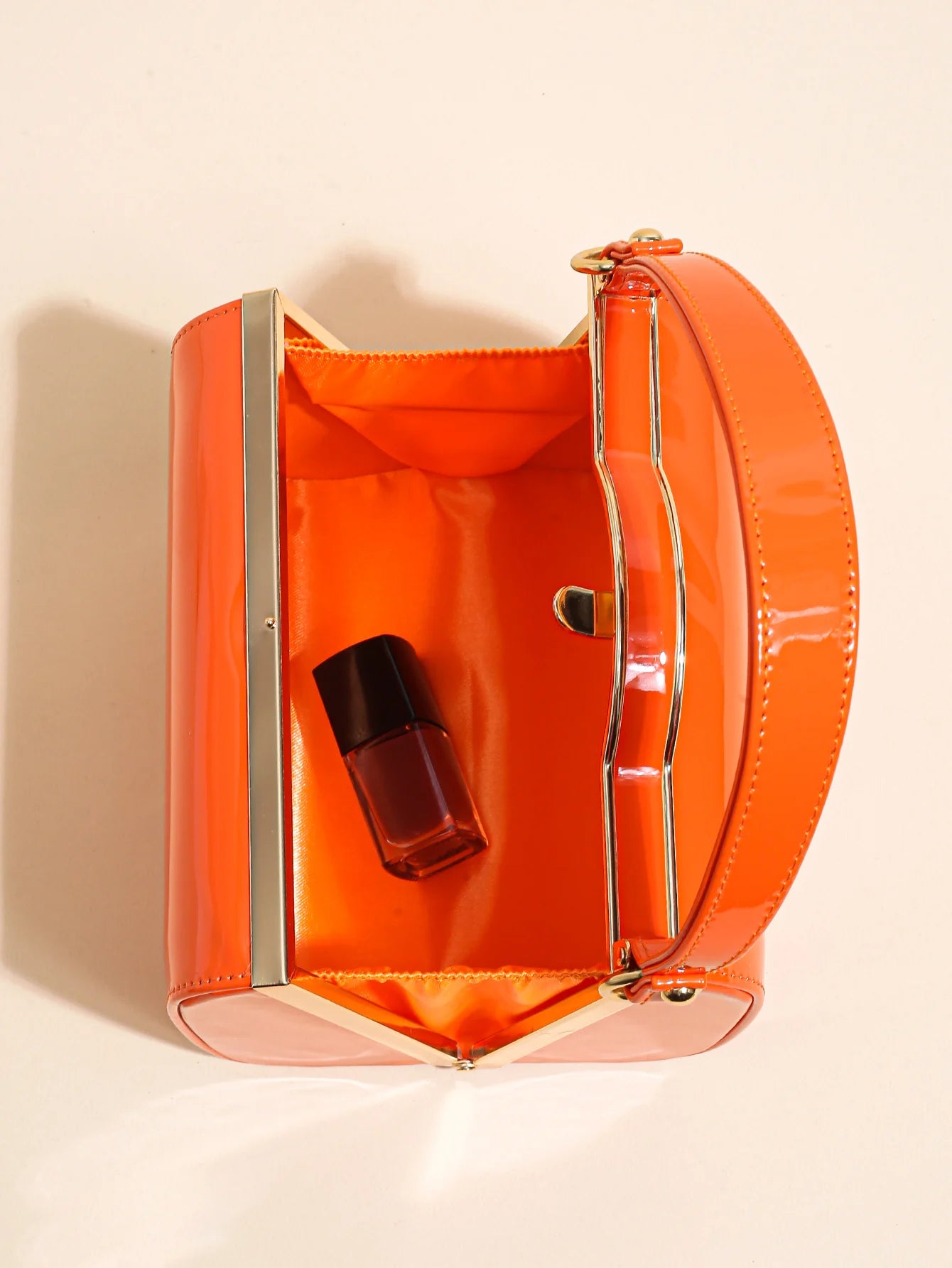 Highlight Cute Simple Patent Leather Pearlescent Leather Handheld Hard Shell Clip Dinner Bag