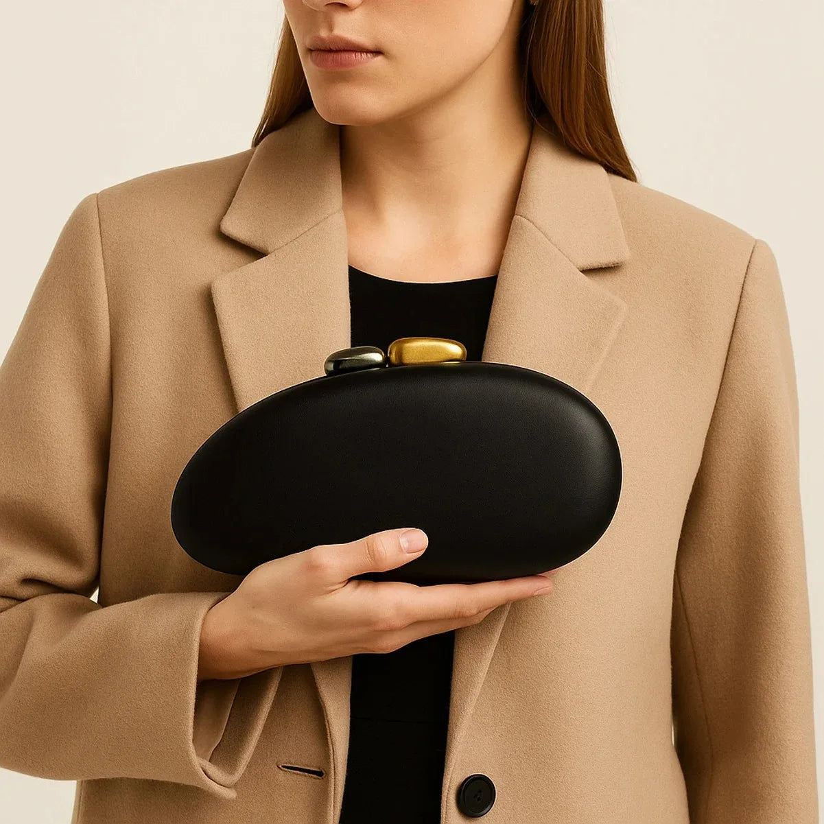 Designer Shell Shape Clutch Bag with Metallic Closure Chain Dinner Purse Women Evening Party Leather Shoulder Crossbody Handbags