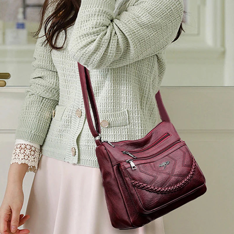 Neutral style shoulder bag for men and women. Mother bag with braided decoration. Suitable for traveling and outings.