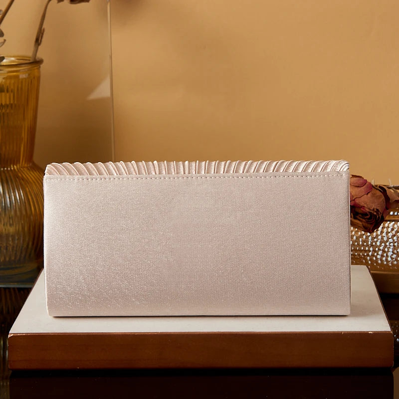 New satin dinner bag High-end banquet clutch bag dress Fashion clutch bag Small square bag Metal chain shoulder bag Wedding part