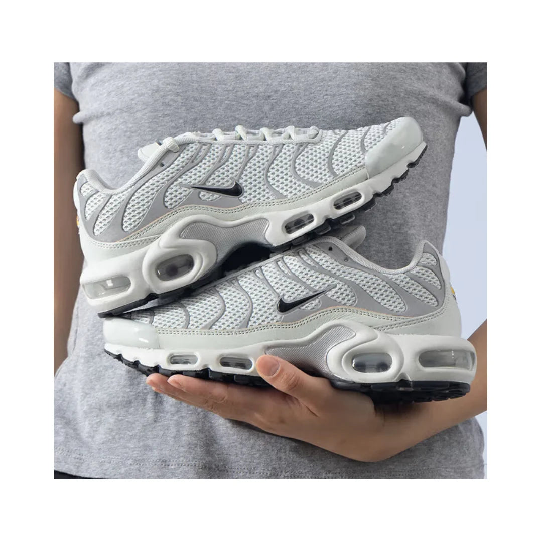 NIKE Air-Max Plus - Women's Sport Shoes