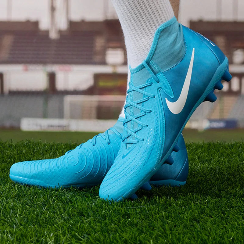 NIKE Phantom Luna II - Football Training Shoes