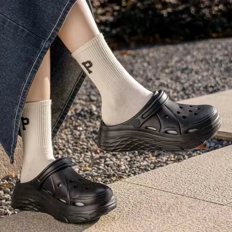 Women's Outdoor Fashionable Simple Design Clog Shoes Suitable for Home Beach Casual Comfortable Sandals
