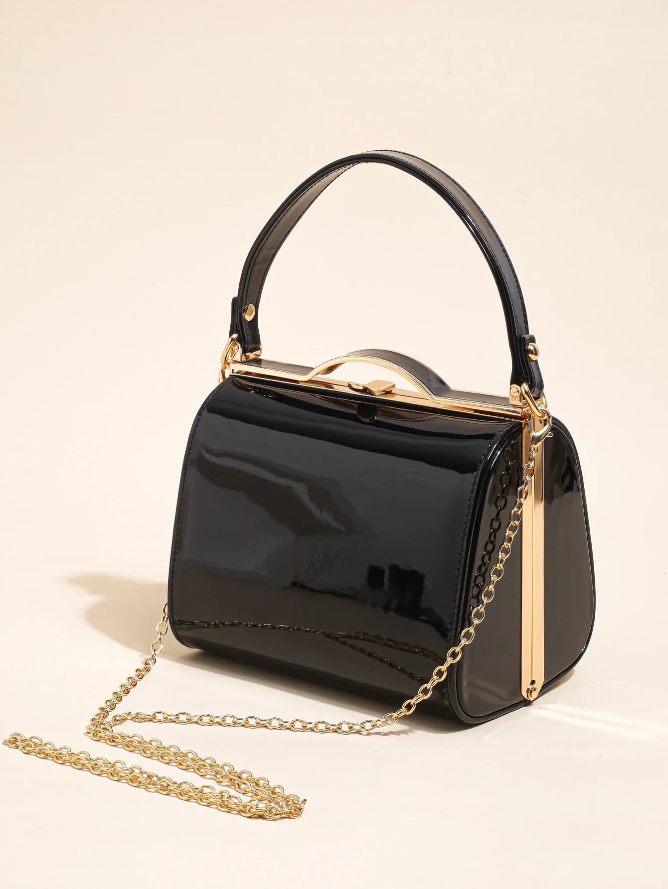 Highlight Cute Simple Patent Leather Pearlescent Leather Handheld Hard Shell Clip Dinner Bag