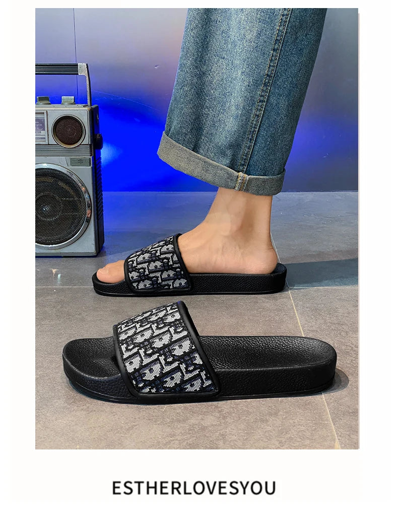 Outdoor Sandals Clogs Beach Slippers Summer Men Fashion Slippers Indoor Home Slides Bathroom Shoes Comfortable Soft Flip Flops