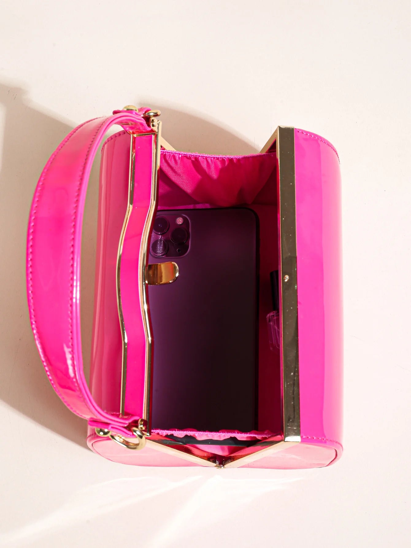 Highlight Cute Simple Patent Leather Pearlescent Leather Handheld Hard Shell Clip Dinner Bag