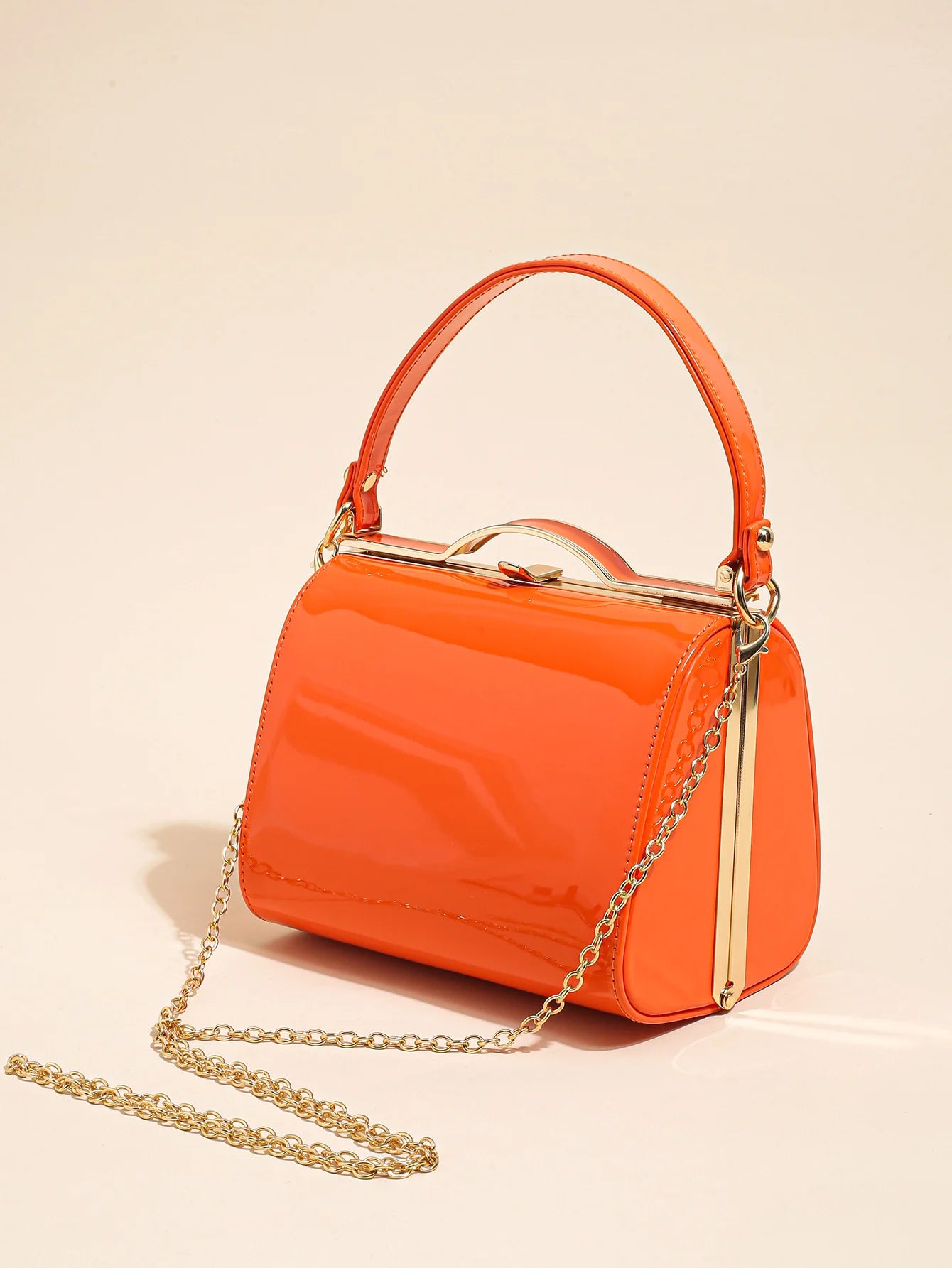 Highlight Cute Simple Patent Leather Pearlescent Leather Handheld Hard Shell Clip Dinner Bag