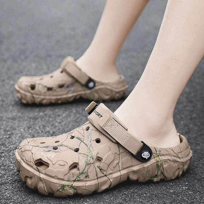 Men Clogs Slippers High Quality Classic Outdoor Anti-Slip Garden Shoes Lightweight Fashion Casual Sandals Big Size 45 46 47