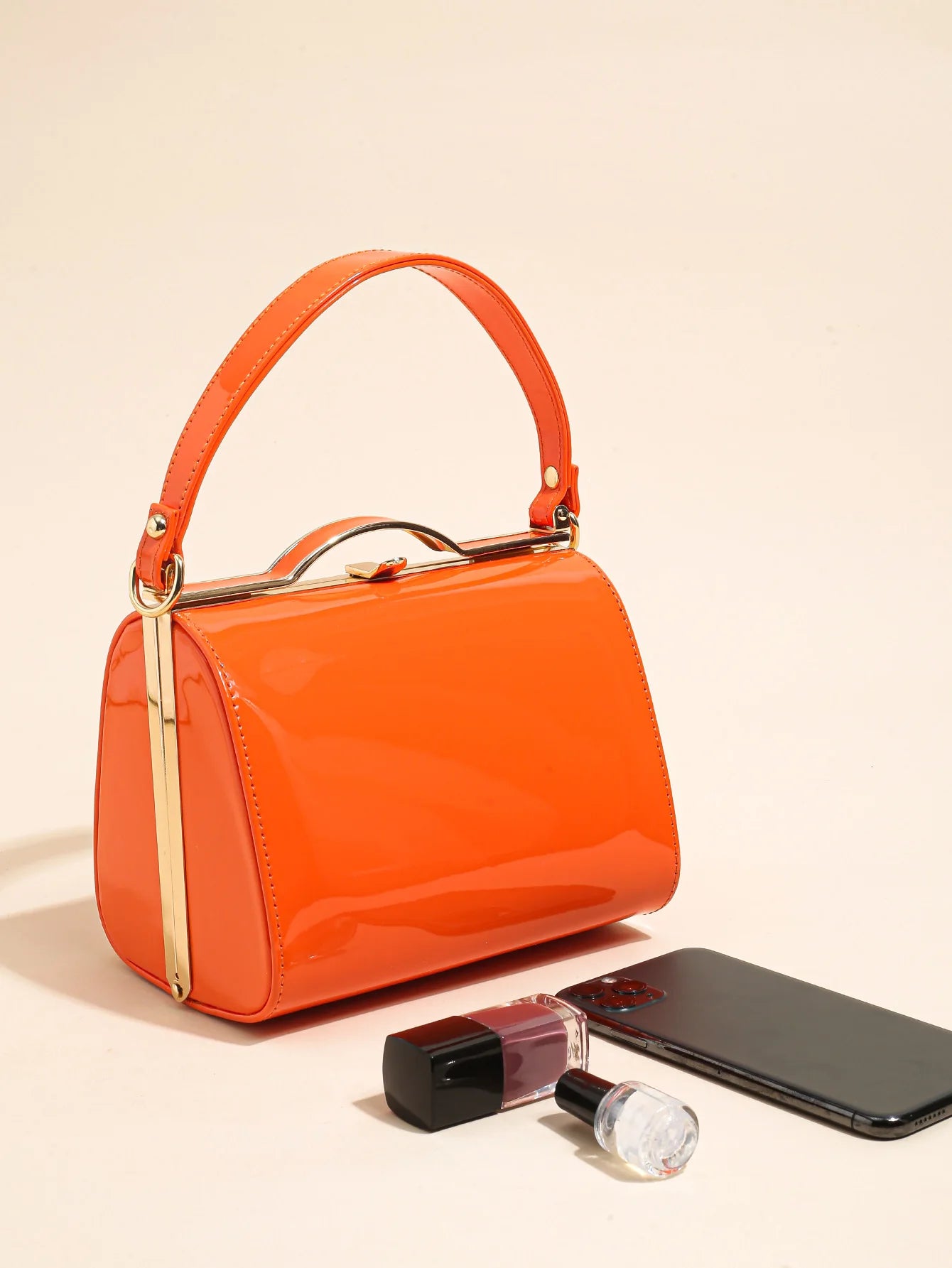 Highlight Cute Simple Patent Leather Pearlescent Leather Handheld Hard Shell Clip Dinner Bag