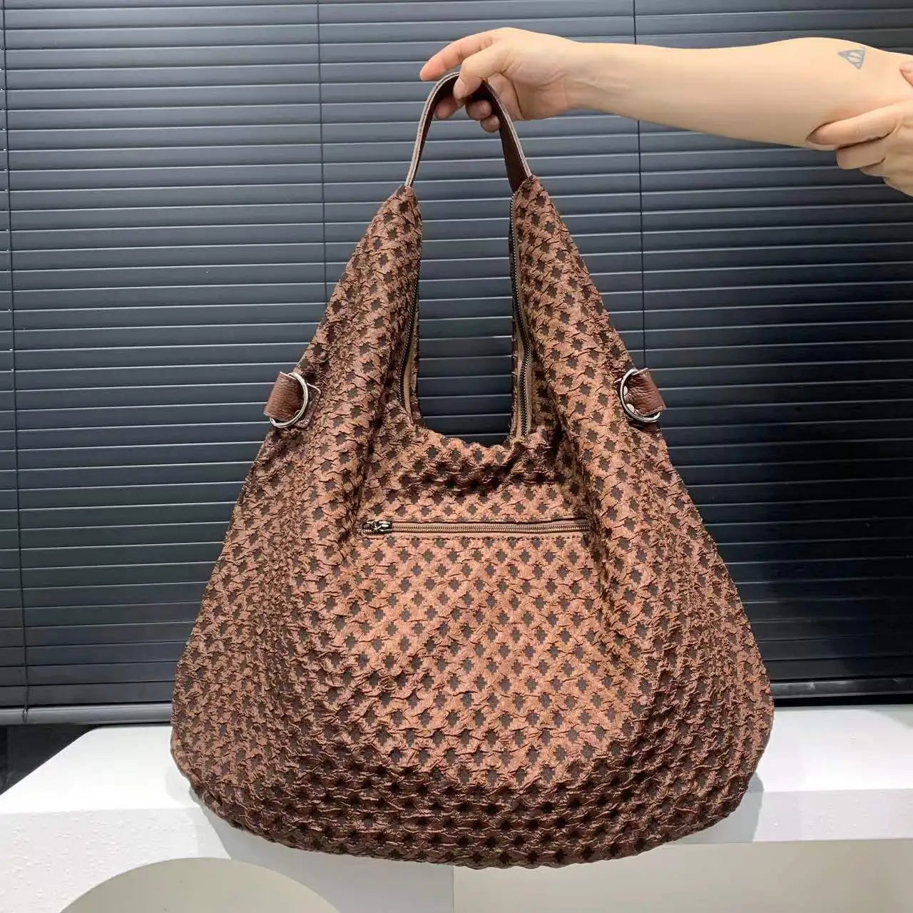 Women's fashion casual sports tote bag stitching genuine leather large capacity commuter shoulder messenger bag