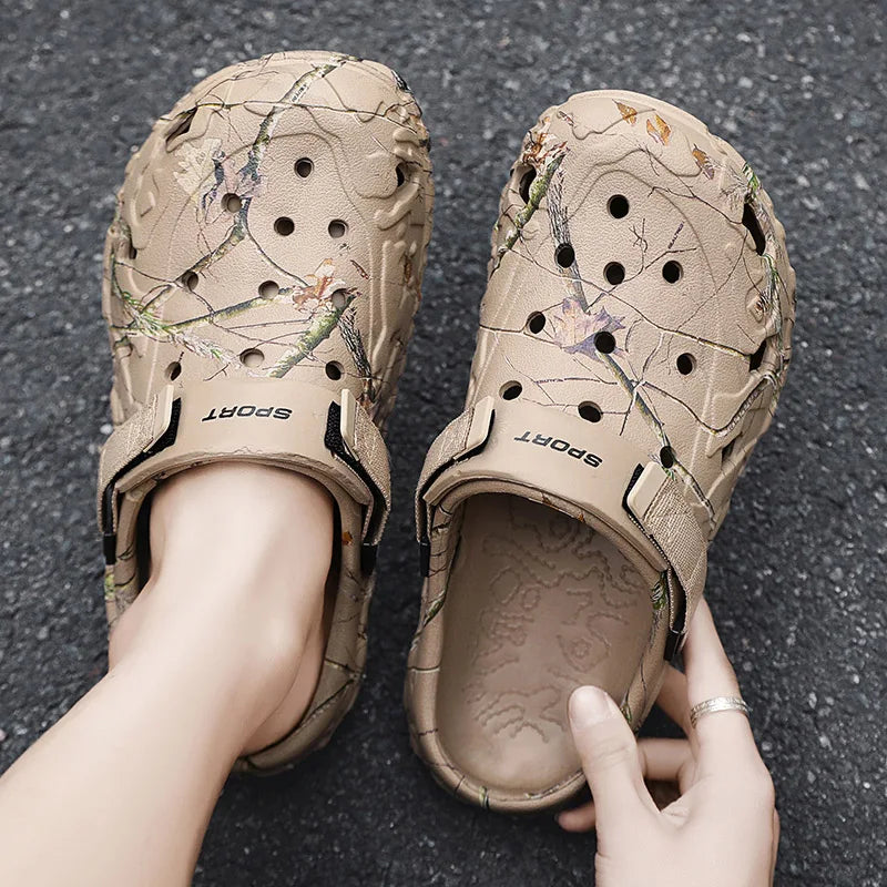 Men Clogs Slippers High Quality Classic Outdoor Anti-Slip Garden Shoes Lightweight Fashion Casual Sandals Big Size 45 46 47