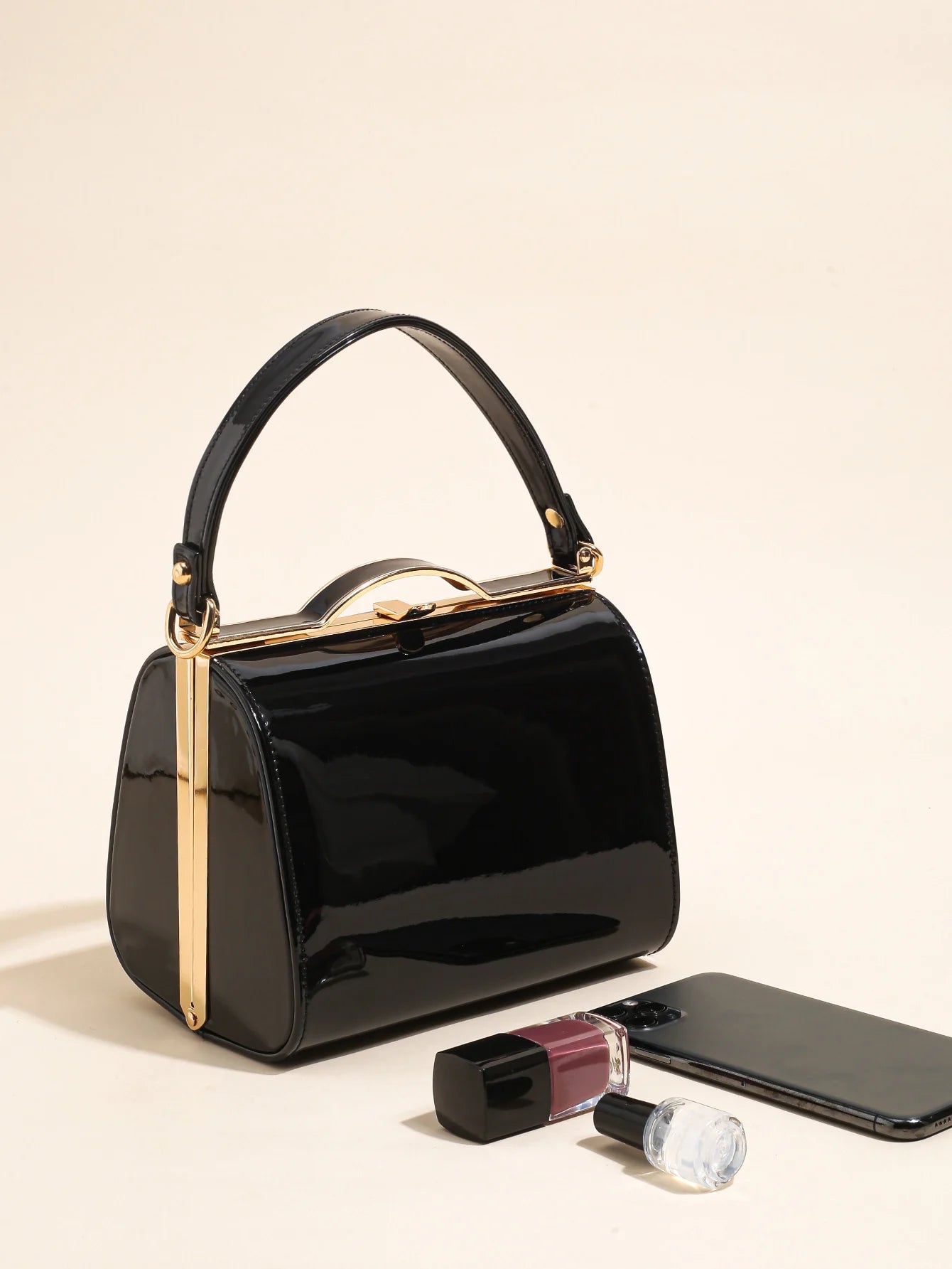 Highlight Cute Simple Patent Leather Pearlescent Leather Handheld Hard Shell Clip Dinner Bag
