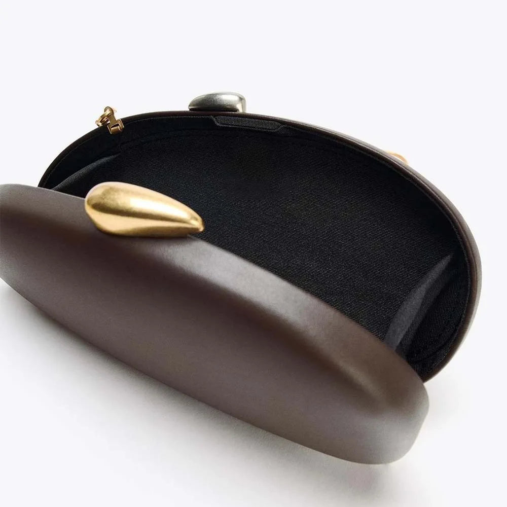 Designer Shell Shape Clutch Bag with Metallic Closure Chain Dinner Purse Women Evening Party Leather Shoulder Crossbody Handbags